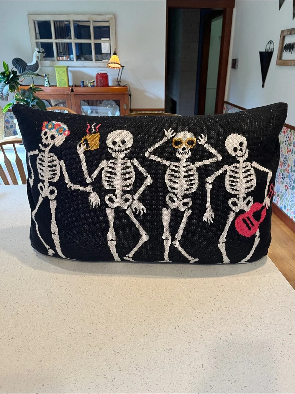 Skull & Bones playful black
